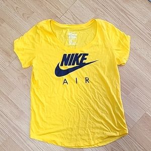 Nike Athletic Cut women's short sleeve tee